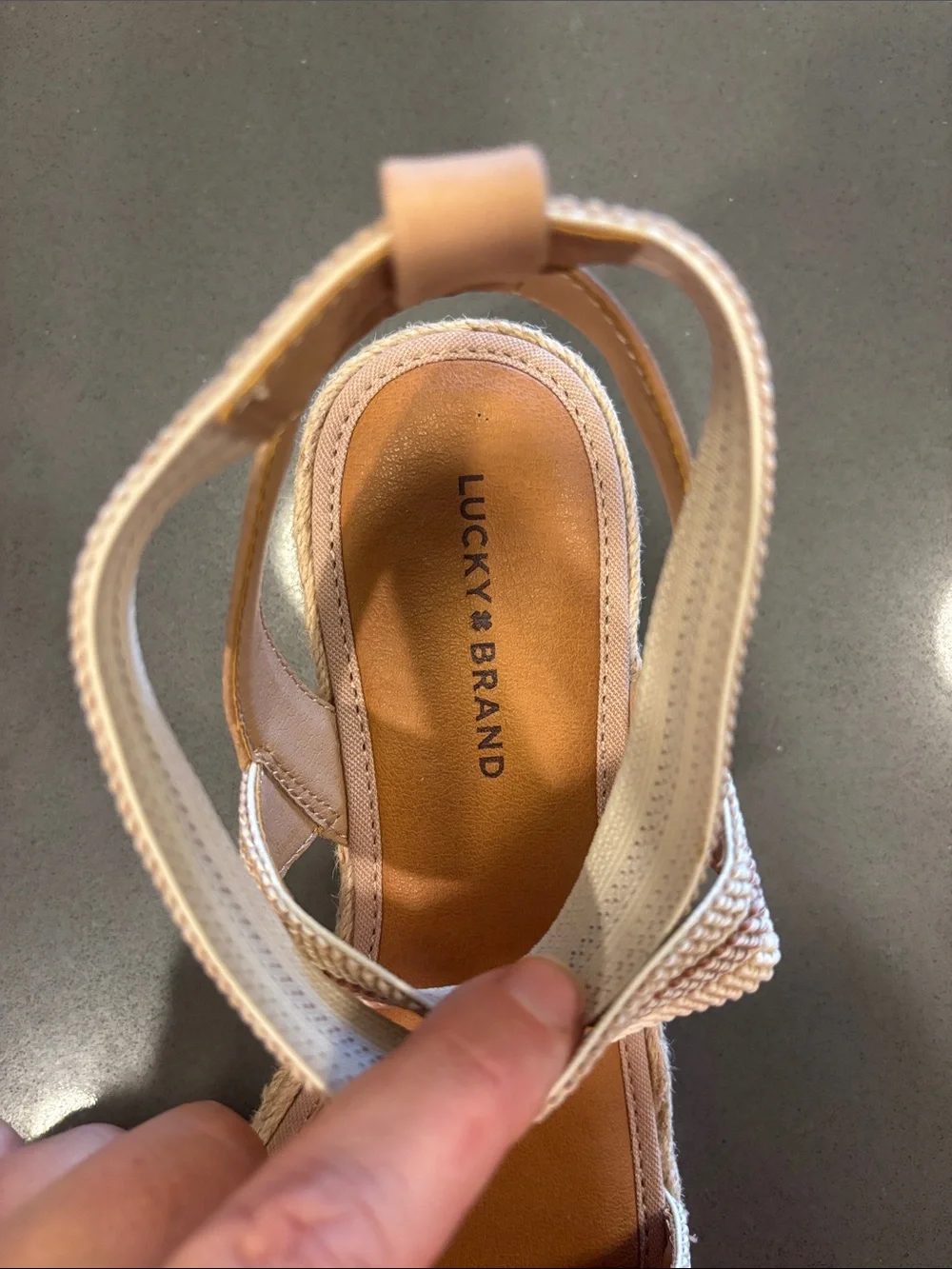 Lucky Brand versatile footbed strappy